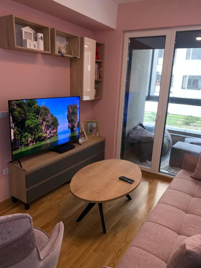 Pink Modern Apartment Skopje Extérieur photo